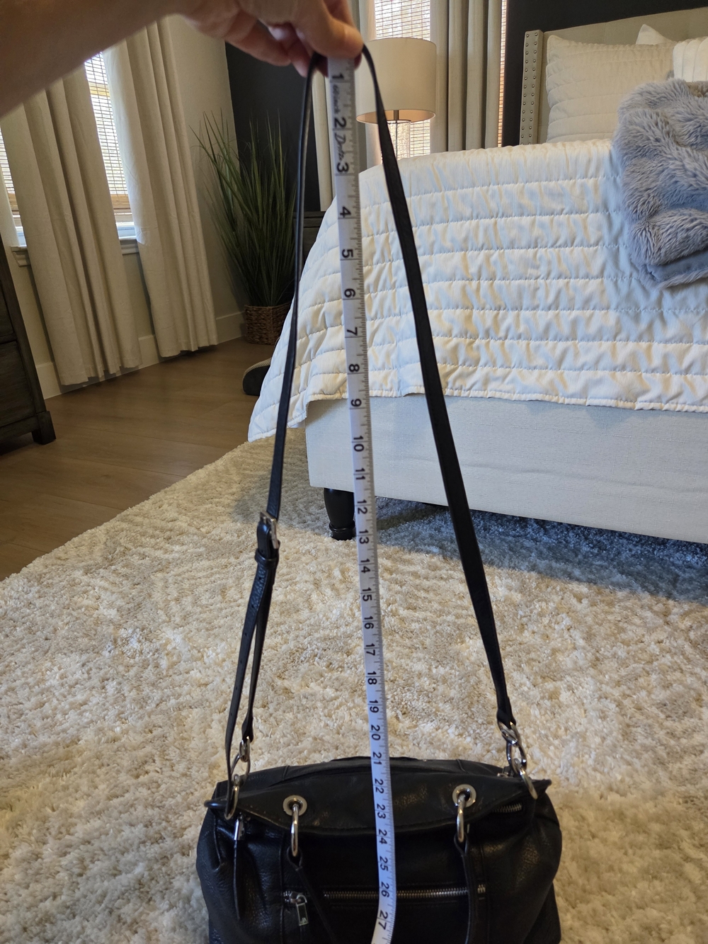 b. makowsky Black Leather Dual-Zip Crossbody Tote - Picture 6 of 16